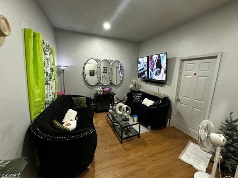 Fantastic Owner Occupant or Investor Opportunity !