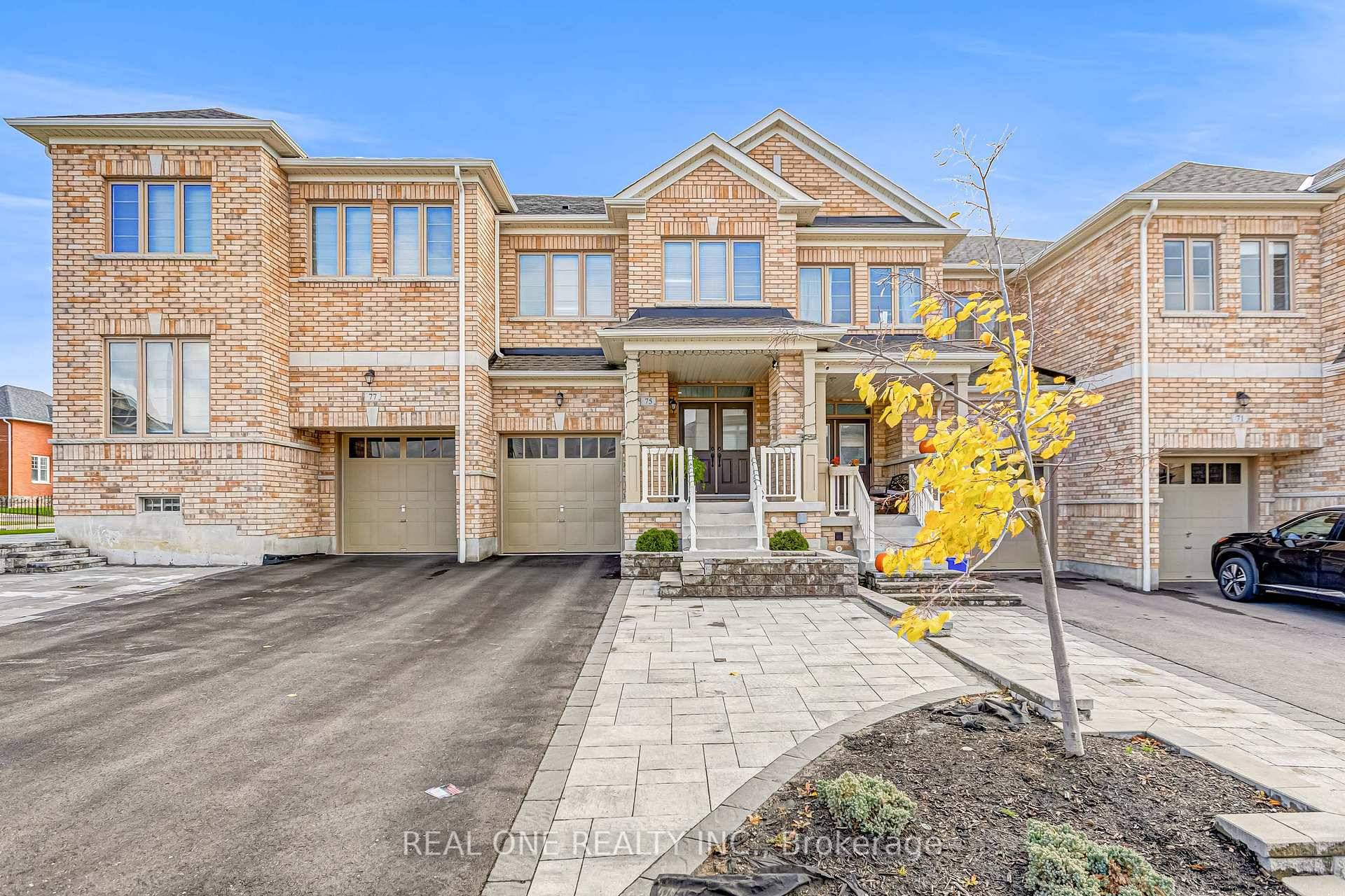 Welcome to this Beautiful 3 Bedroom, 3 Bathroom Townhouse in the desirable Cityside community of Stouffville !