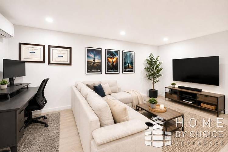Your Dream Backyard ! 2 Bedroom, Rec Room covertible three bedroom with 1.