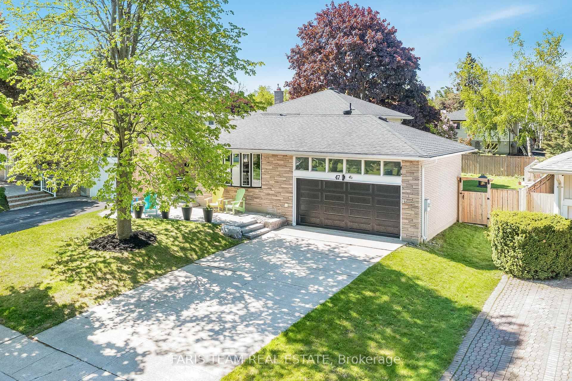 Top 5 Reasons You Will Love This Home 1 Placed in a quiet, safe neighbourhood with friendly homeowners and minimal traffic, this location offers a true sense of community and ...