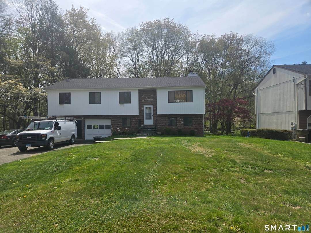 Beautifully renovated home 4 yrs, 4 bed 2.