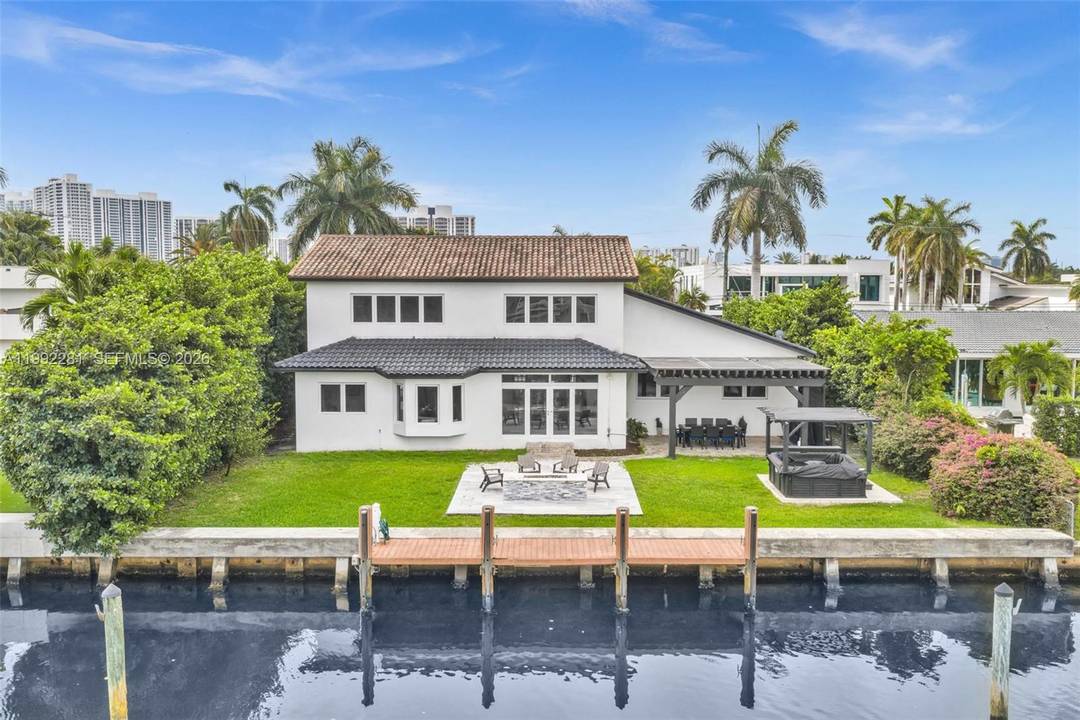 Located in the prestigious Golden Isles waterfront community, this exceptional estate offers 85 of deepwater frontage with no fixed bridges and direct ocean access.
