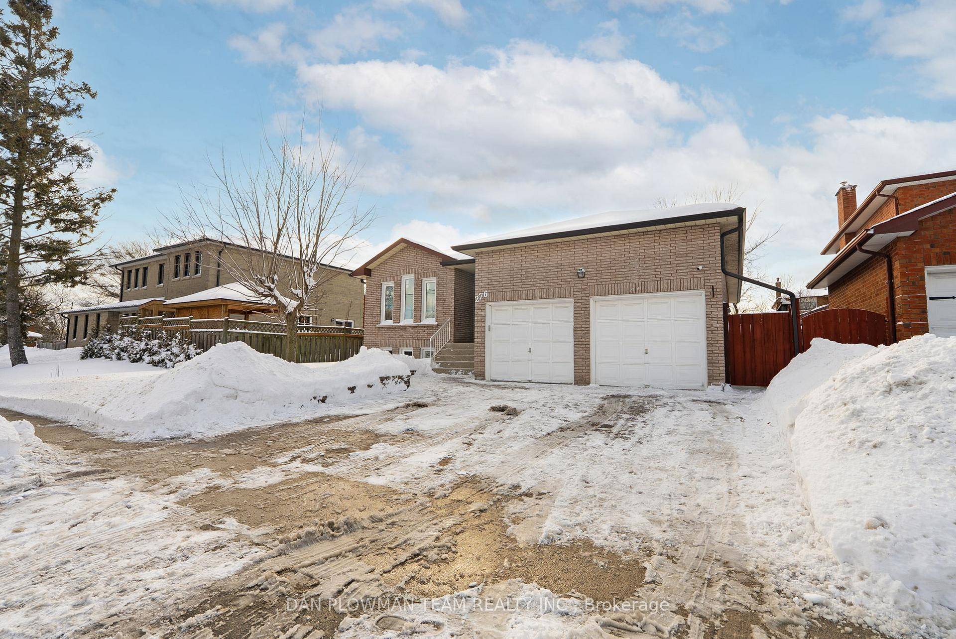 This spacious 5 bedroom, 4 bathroom bungalow is designed for modern living and comfort.
