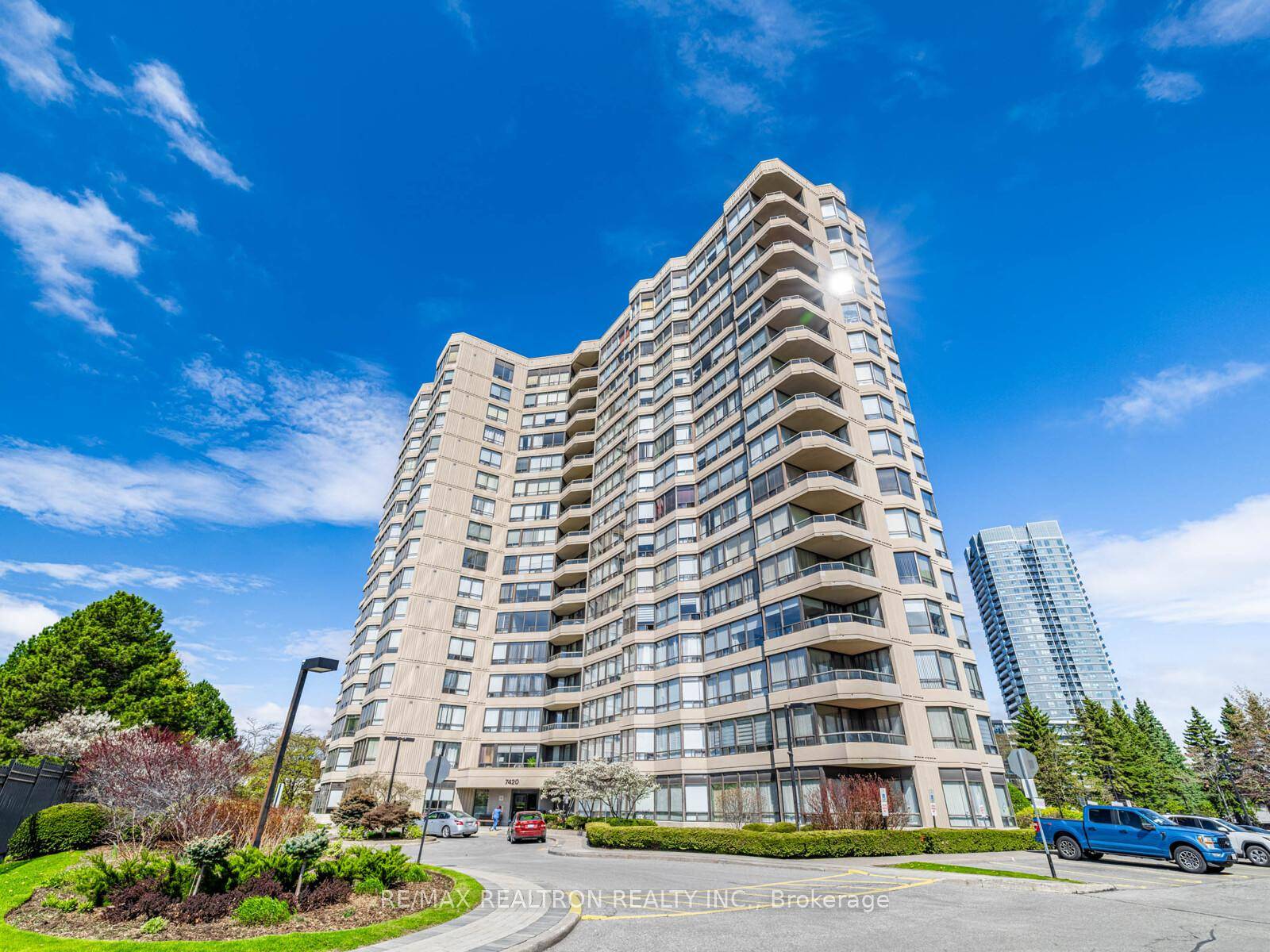 Absolutely stunning and meticulously renovated condo located in the prestigious Promenade Towers, offering approximately 1, 250 square feet of luxury living in the heart of Thornhill.