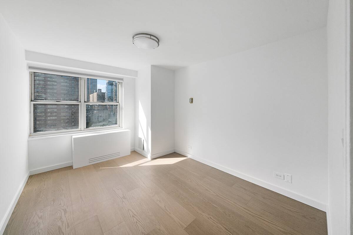 Be the first to live in this beautifully renovated one bedroom apartment featuring new hardwood oak floors, stylish kitchen with Caesarstone counters and stainless steel appliances, and a sleek bathroom ...