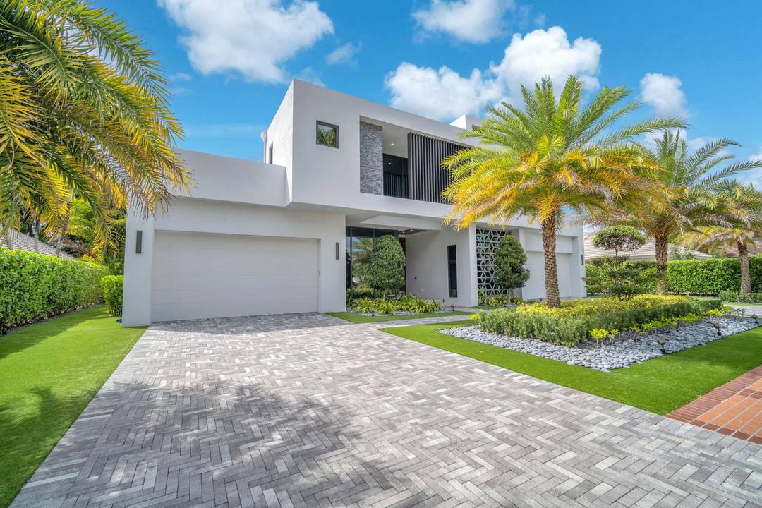 Modern Transitional Luxury Estate Pool Home built 2022 on the golf course in prestigious St.