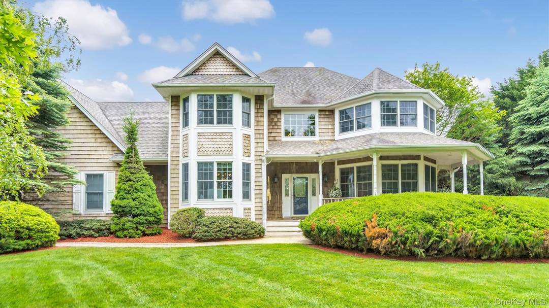 Welcome to your own slice of paradise in the coveted Angel Shores beach community.