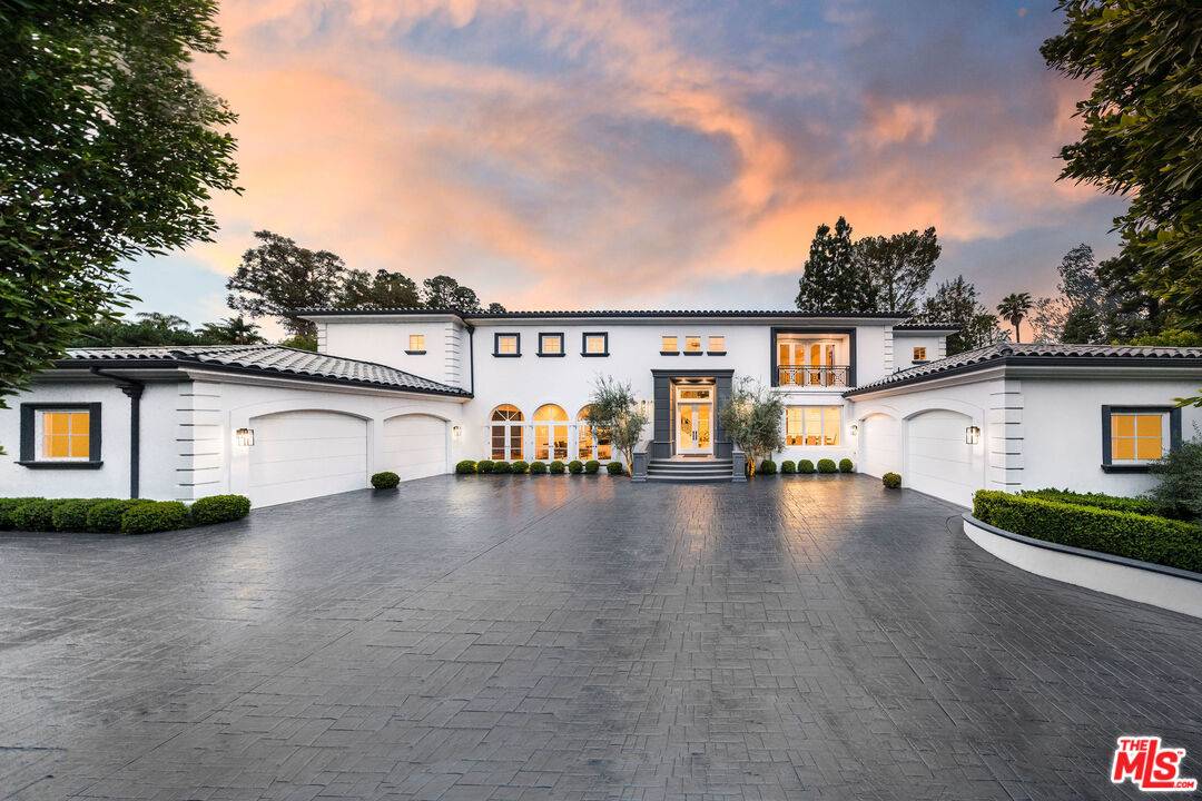 1041   Laurel Way Beverly Hills LA