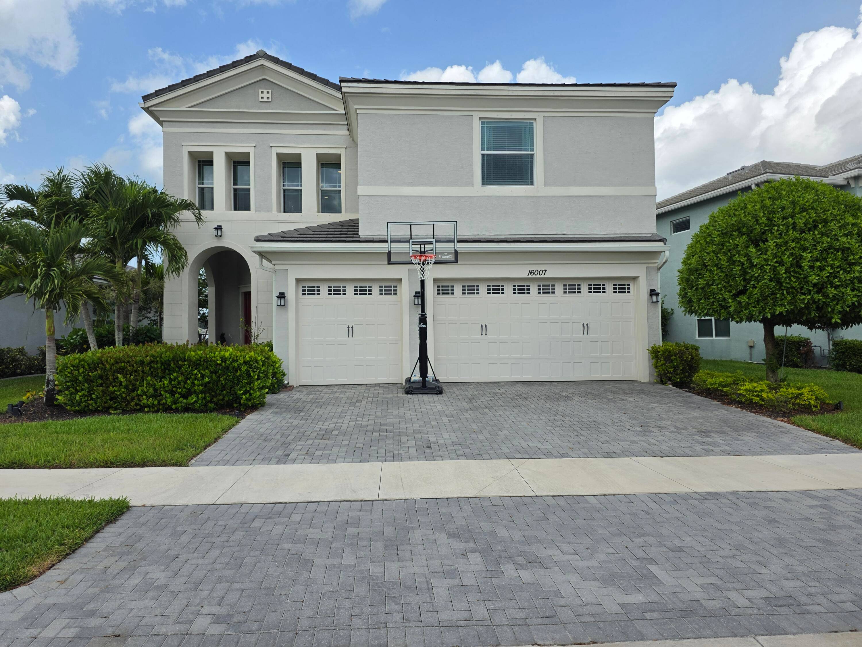 Welcome to your spacious 5 bedroom, 4 bath, 3, 330 sq ft home, perfectly situated in the prestigious Hammocks neighborhood of Westlake.