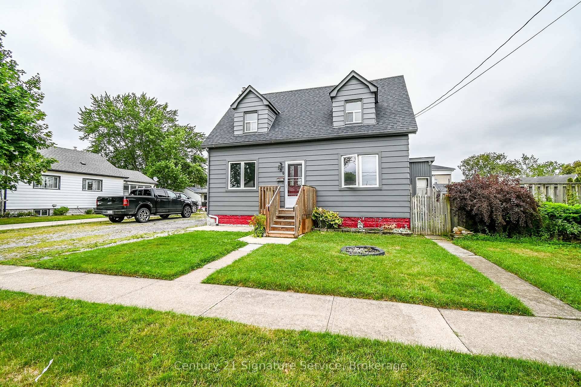 Here is your opportunity to own a 5 bedroom, 2 bathroom family home !