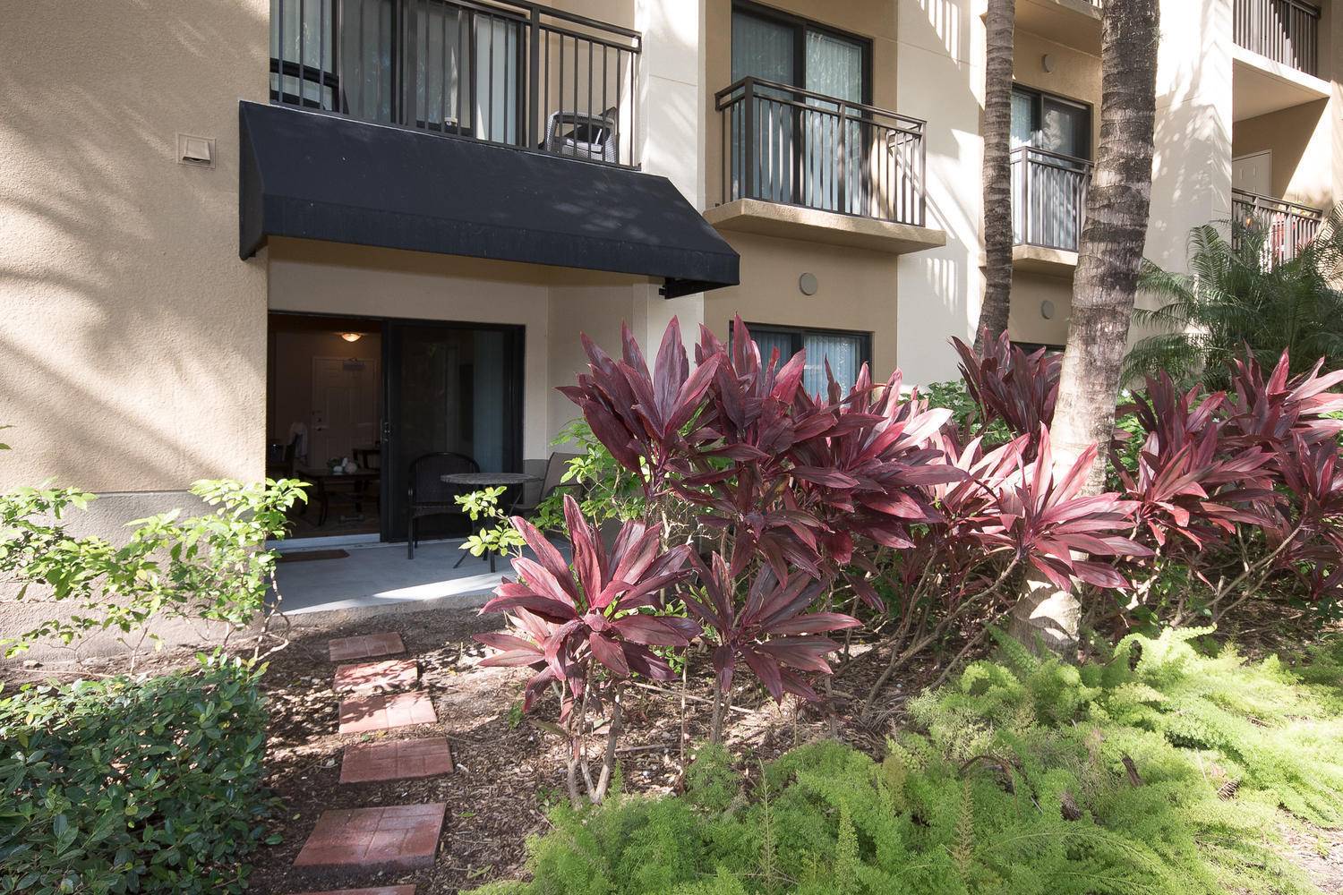 Check out this beautiful 2 bedroom, 2 bath condo with a 1 car garage located on the first floor !