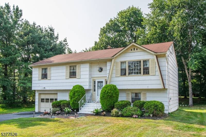 Welcome to 39 Lefke Lane a coveted Whippany address in Hanover Township where community charm meets everyday convenience.