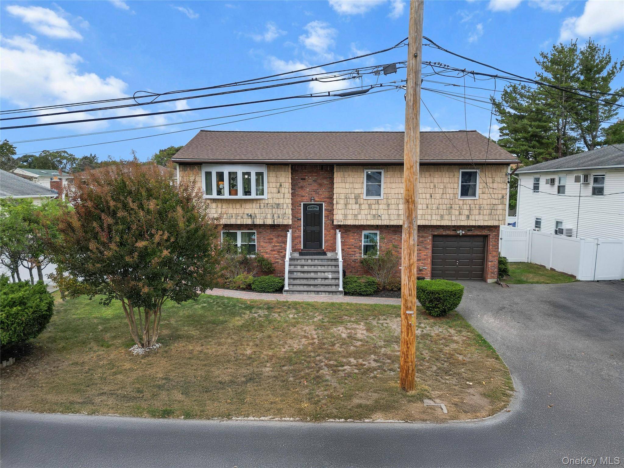 Welcome Home to 1259 America Ave, West Babylon !