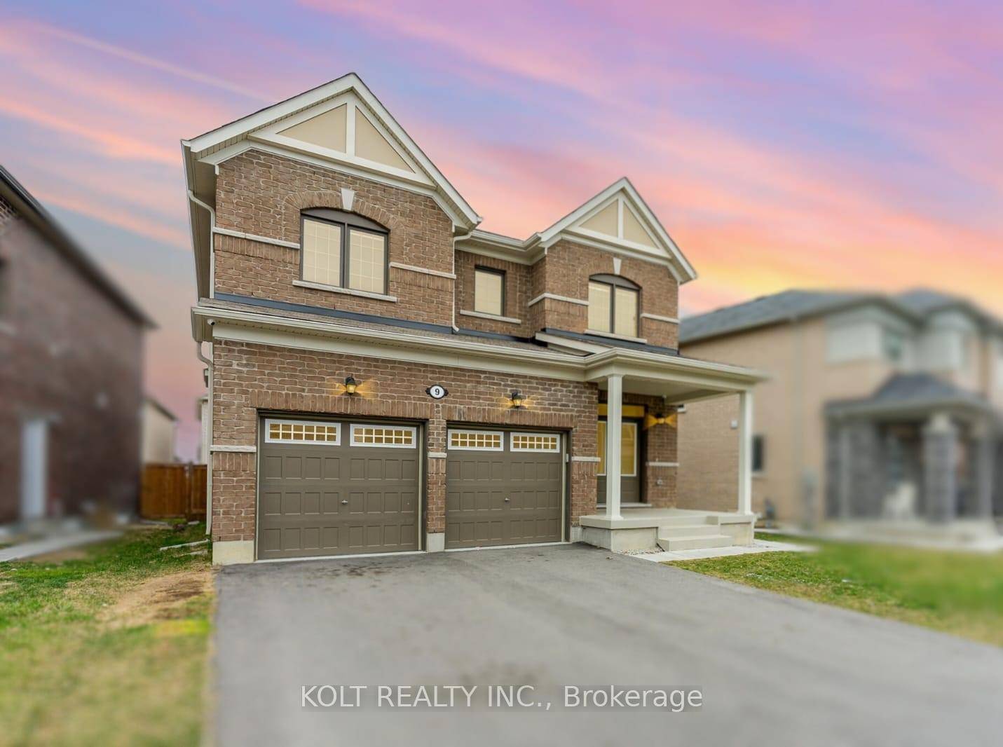 Welcome to 9 Herrick Dr. located in community of northwest Brampton !