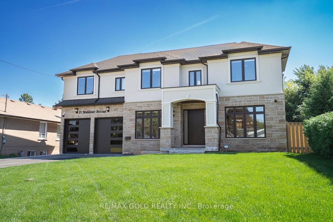 Nestled in the prestigious Streetsville, custom built home offers over 6300 sq ft of meticulously designed living space with exquisite finishes throughout.
