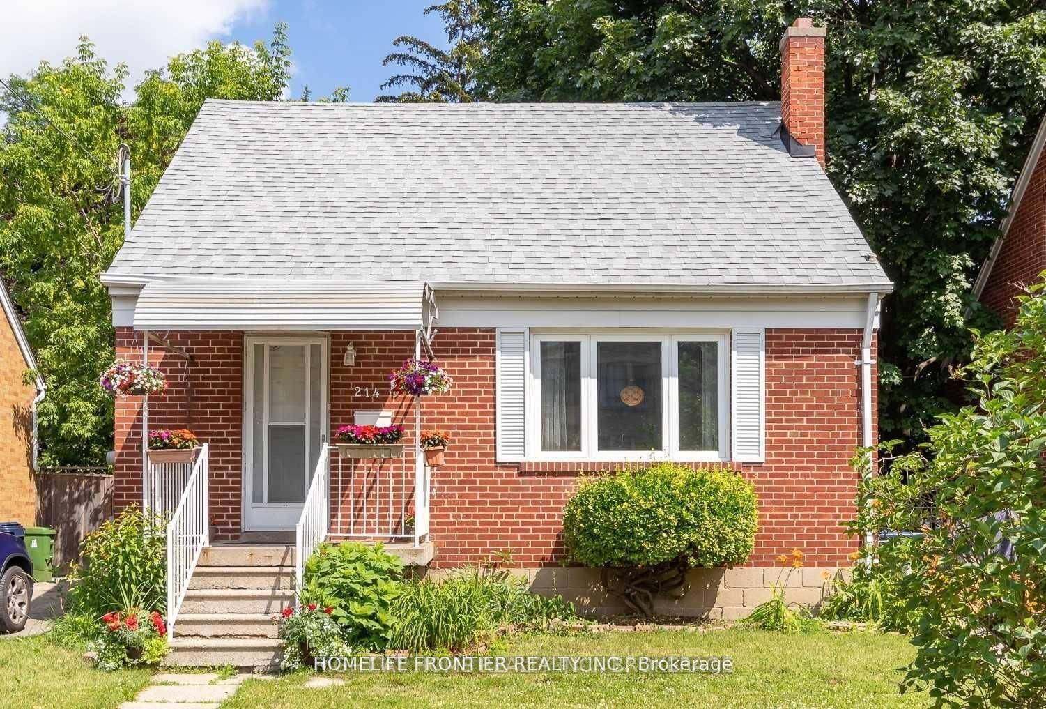Charming House In Prime Willowdale Area.