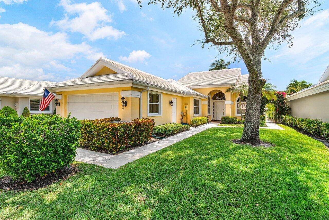 If spectacular is what you're looking for in your new home, 2306 Bear Pointe in Saratoga Bay is a must see !