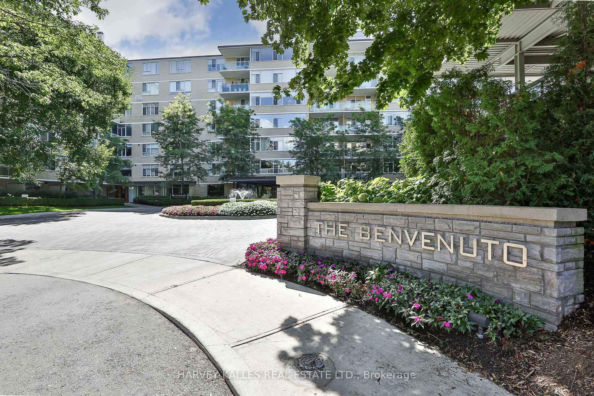 Welcome To The Benvenuto Wonderful 2 Bedroom, 2 Bathroom Suite With Over 1100 Sq Ft Of Modern Living Space.