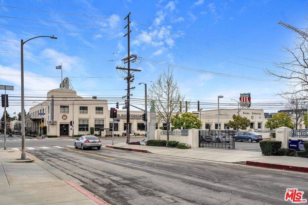 3132   Helms Ave 9.0 LA