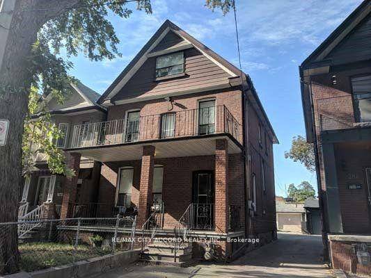 Spacious 1 Bedroom Main Floor Unit in the Heart of Little Portugal Bright and freshly updated, this charming unit features a private entrance, in suite laundry, and a modern bathroom, ...