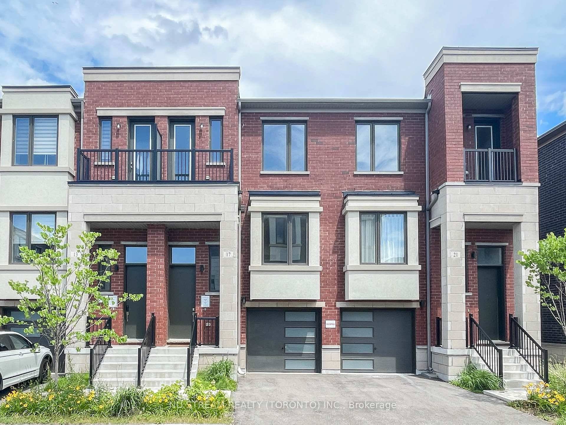 Located In the ideal Neighborhood Of Vaughan In Proximity to an Abundance Of Amenities.