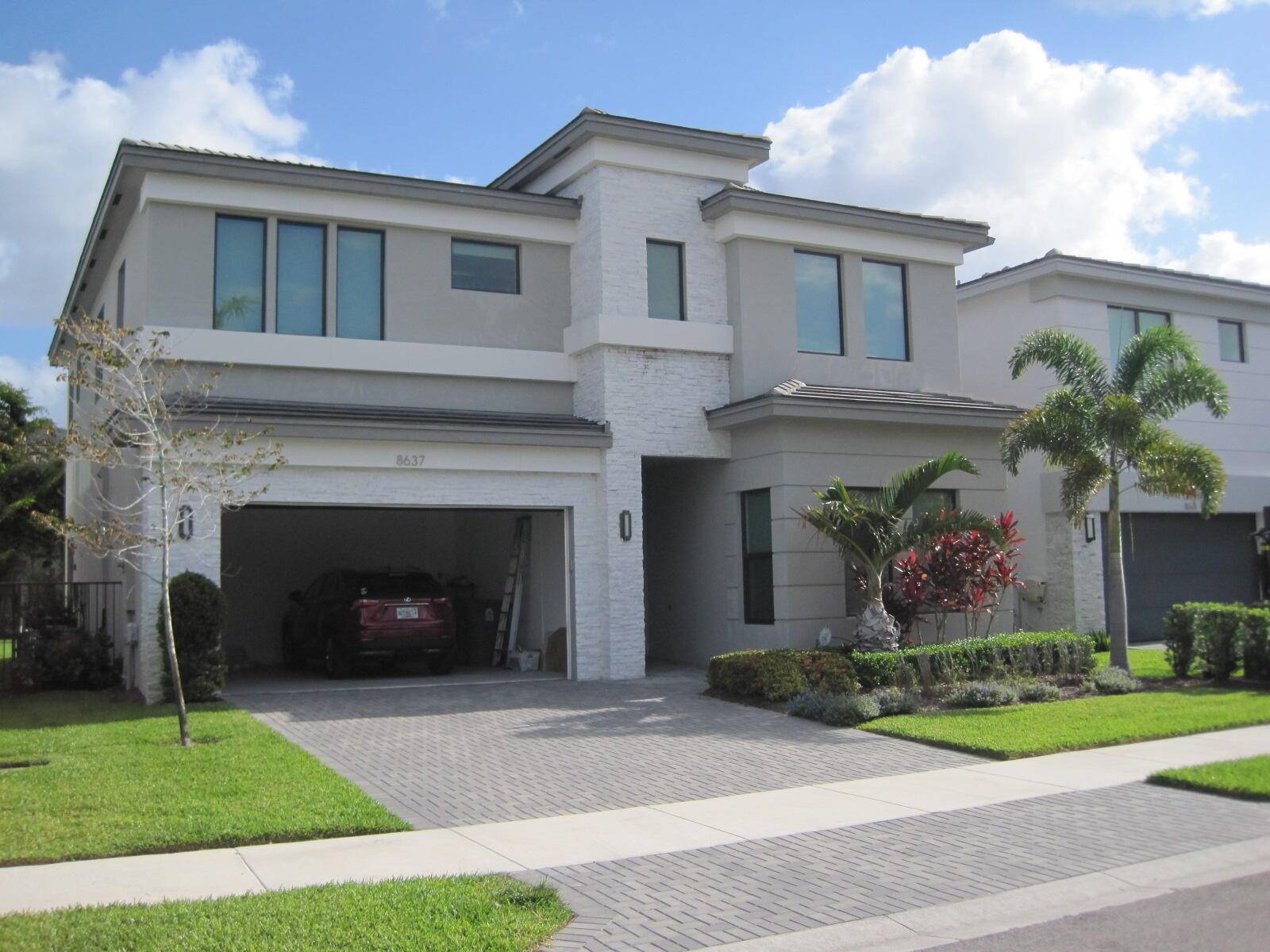 BEAUTIFUL, MOVE IN READY, SPACIOUS, MOOREA MODEL FLOOR PLAN BUILT BY GL HOMES IN HIGHLY SOUGHT AFTER COMMUNITY OF LOTUS.
