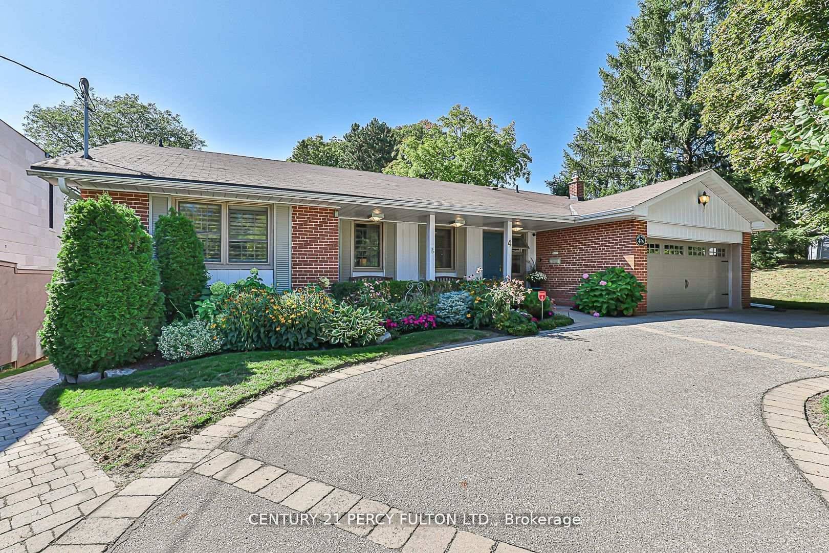 Larger than it looks ! Welcome to this Bayview Village ranch bungalow, situated on a stunning 70 ft frontage premium ravine lot, with extensive table land, offering the perfect blend ...