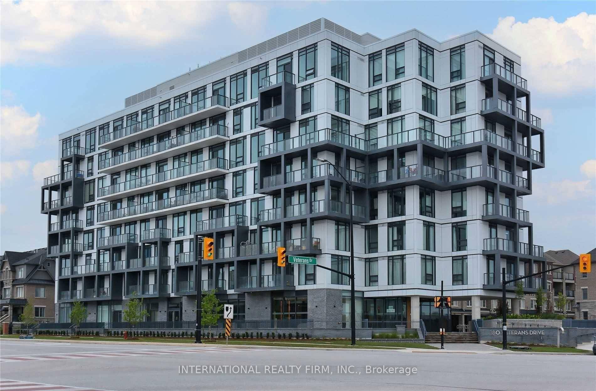 Beautiful Spacious 3 Bedroom 2 Bathroom, With Rare Square Footage On Condo Market And One Of The Biggest Units In This New 2021 Building !