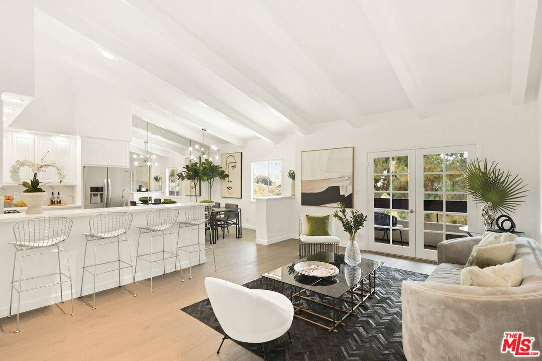 2700  Cahuenga Blvd 2BR Hollywood Hills East La