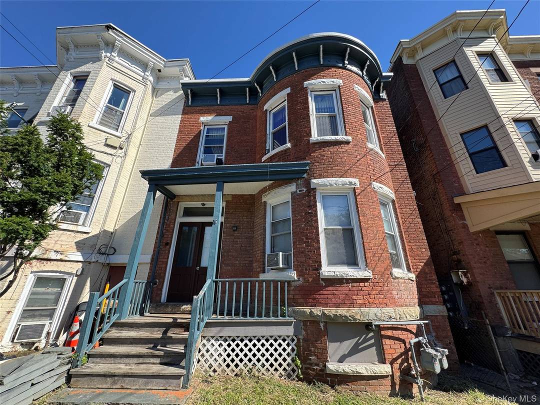 Investment Opportunity Fully Attached Brick 2 Family in Newburgh This solid, fully attached brick 2 family property in the heart of Newburgh presents a prime investment opportunity with strong cash ...