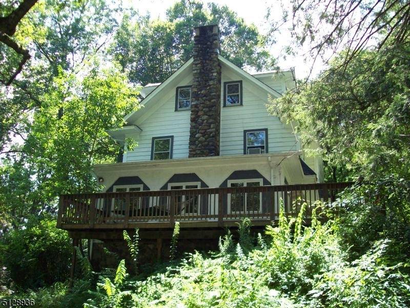 Charming 6 bed 2. 5 bath center hall colonial Hapgood house with brand new roof, many new light fixtures, beautiful hardwood floors and original chestnut trim located in excellent school ...