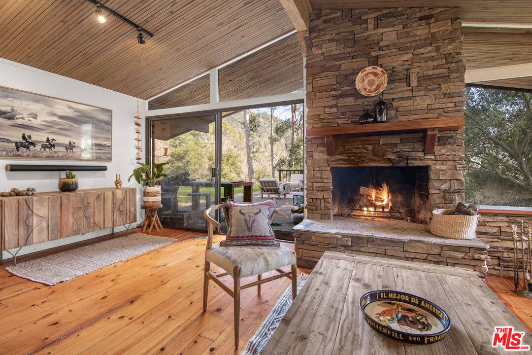 886 Camino Colibri 4BR La