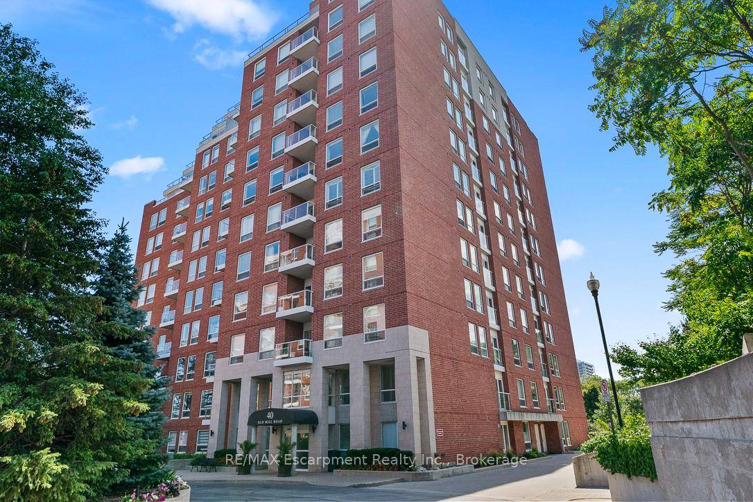 Welcome to your newly renovated sanctuary where elegance meets functionality in this spectacular 3 bedroom, 3.