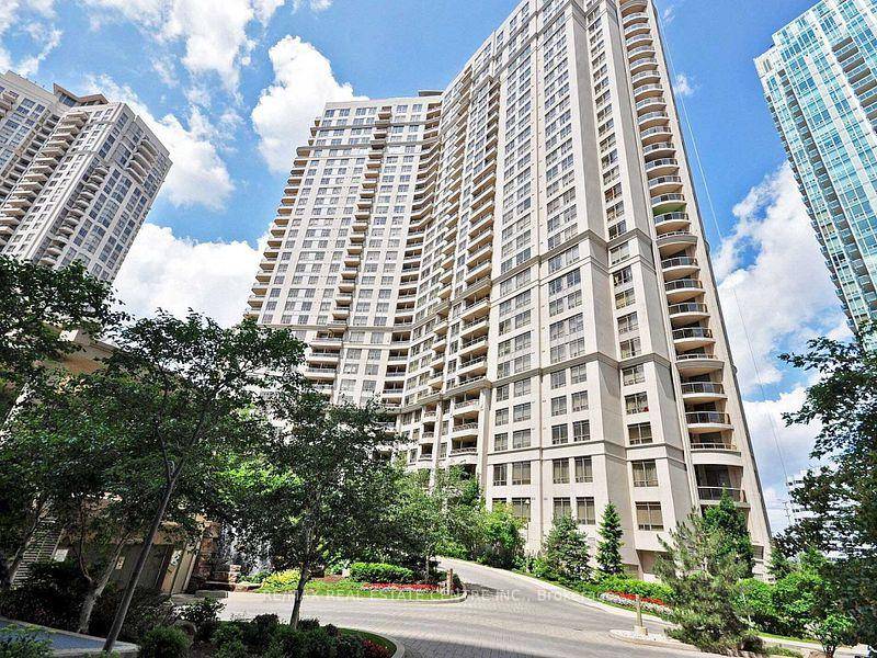 Beautiful, spacious, renovated with superb view of celebration square.