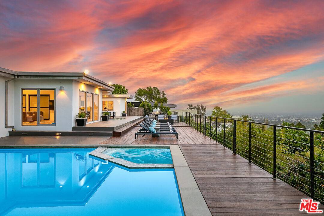 10134   Angelo View Dr 4.0 Beverly Hills LA