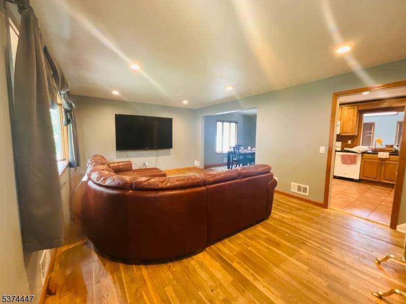 3 Bedroom Home with Spacious Living and Plenty of Outdoor Space !