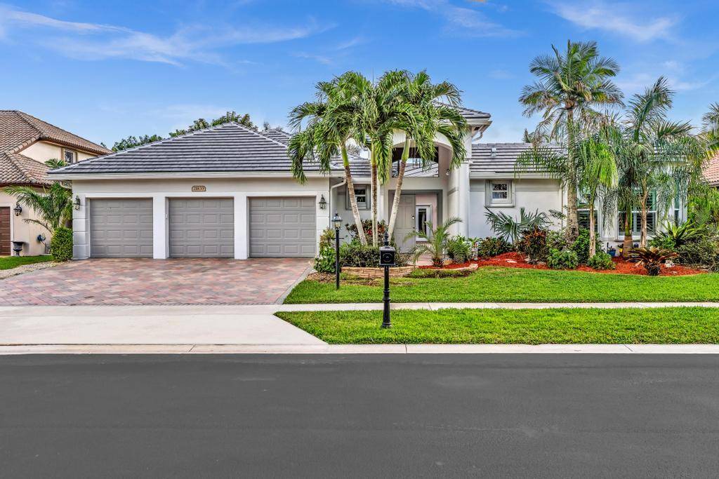 Magnificent Courtyard Style 4 Bedrooms, 4 1 2 Bathrooms.