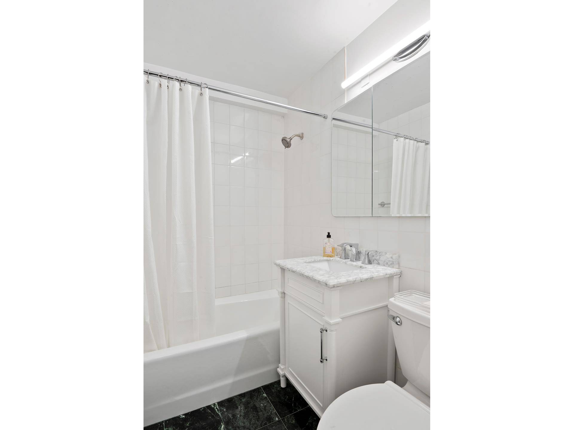 Welcome to Apt. 4C at the Harridge House a beautiful apartment, fully furnished 1 bedroom, 1 bathroom, an exceptional layout and custom closets.
