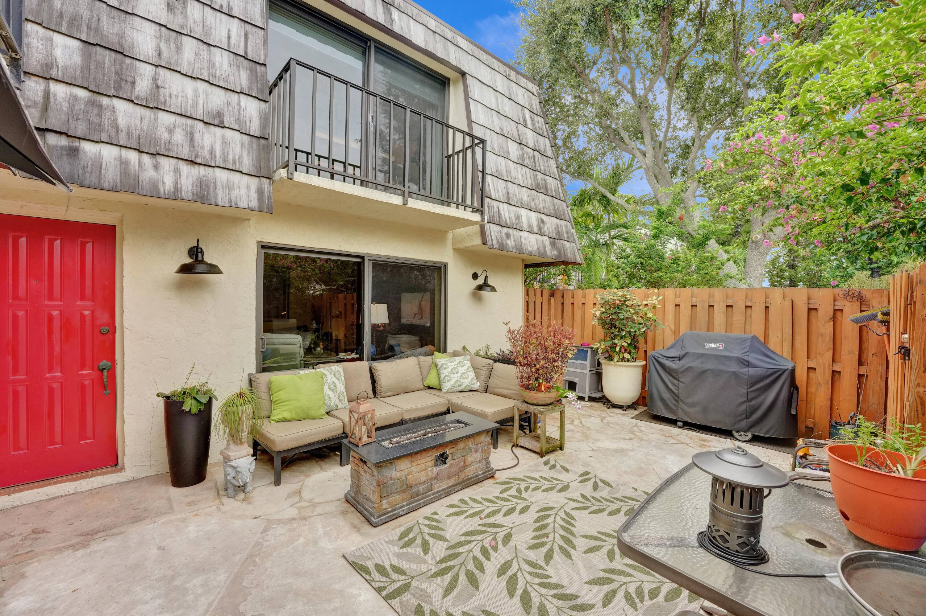 Bright 2 2 Townhouse with private patio, Impact windows, 2018 roof.