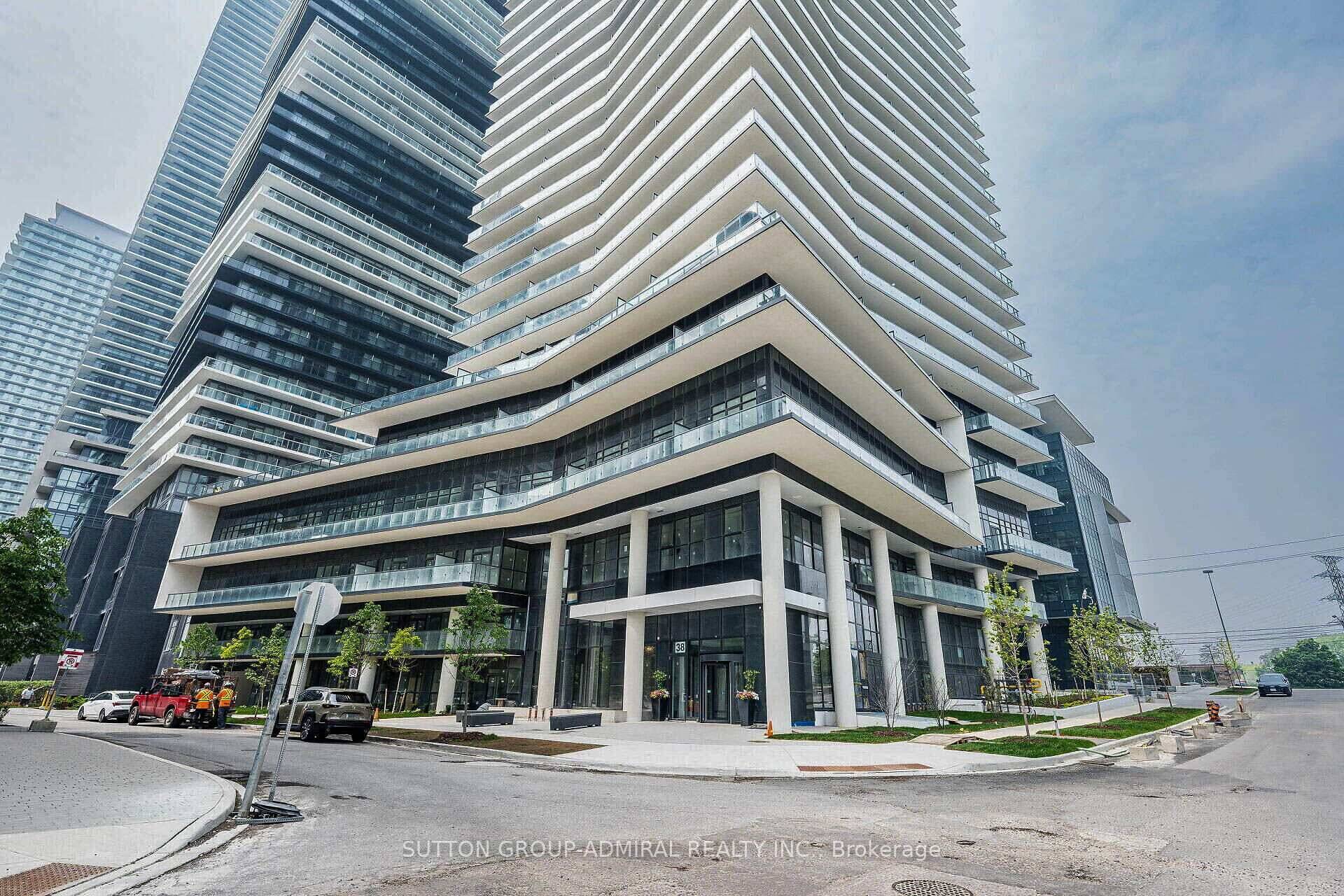 Welcome to Waters Edge, where luxury meets lifestyle on the scenic shores of Lake Ontario in Toronto's vibrant Humber Bay community.