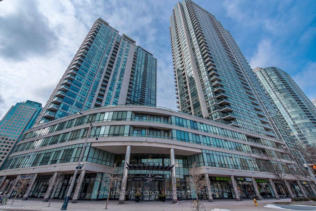 Spacious One Bedroom Condo !
