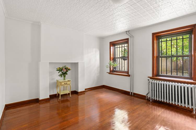 Charming Brownstone One Bedroom Extra room with Backyard Access Nestled on picturesque Brownstone Block, this beautifully maintained one bedroom extra room, residence blends classic Brooklyn charm with modern comfort.