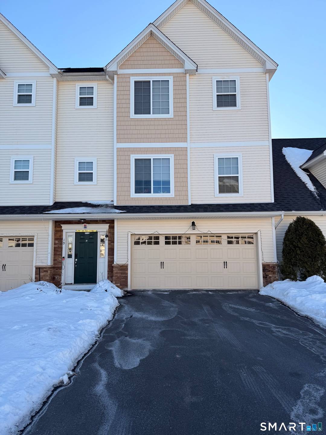 This highly sought after townhouse in the heart of South Windsor is priced for an immediate sale by owner.