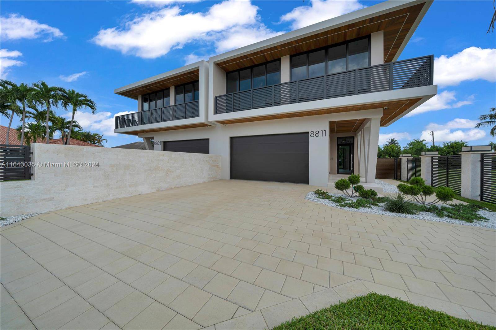This brand new, luxurious 2 story twin home is perfectly situated in the heart of Miami, near top rated schools, popular local hotspots, and a large public park.