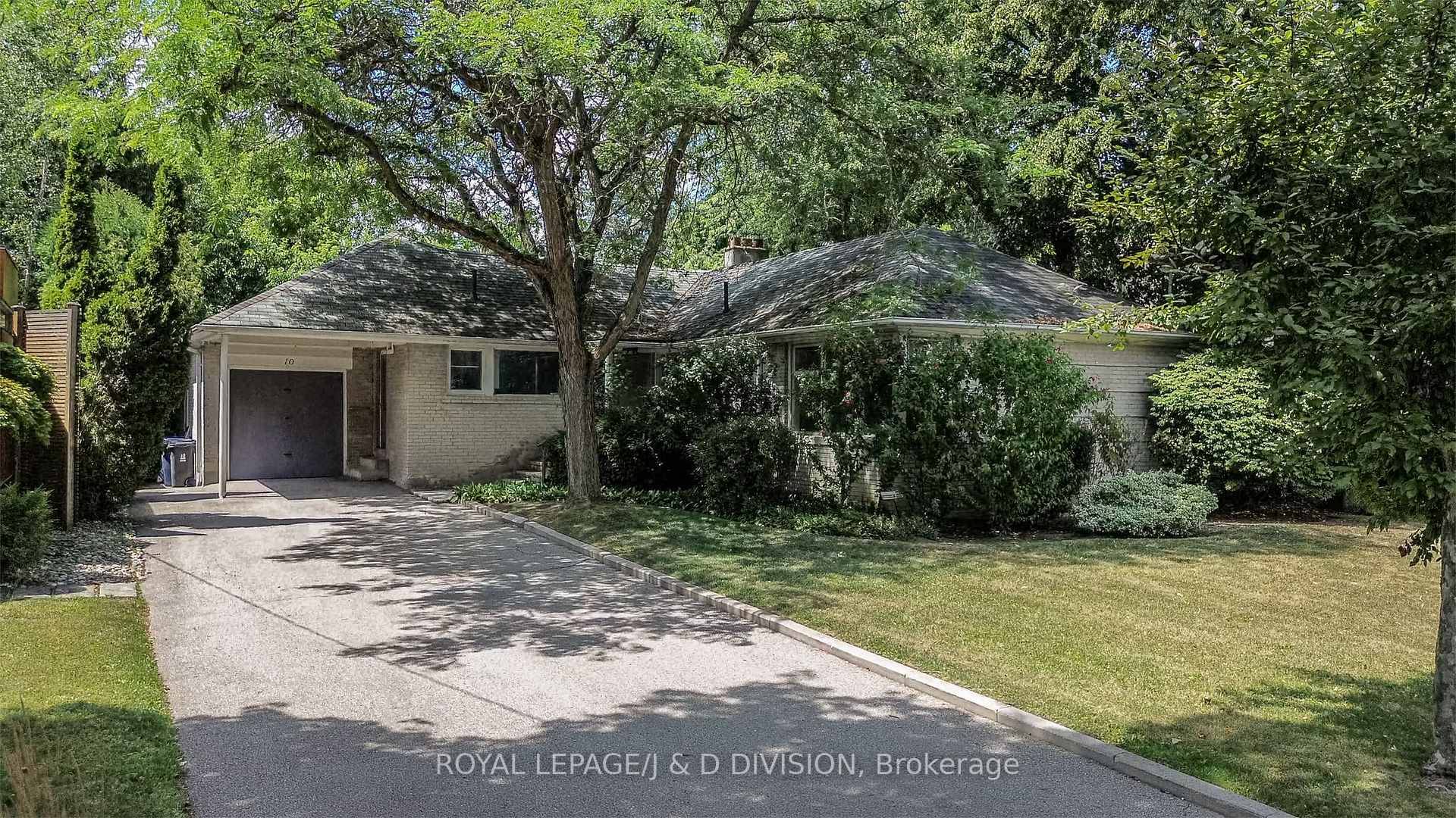 Excellent building lot, rare 60 x 151 ft west facing lot backing onto Jolly Miller Park.