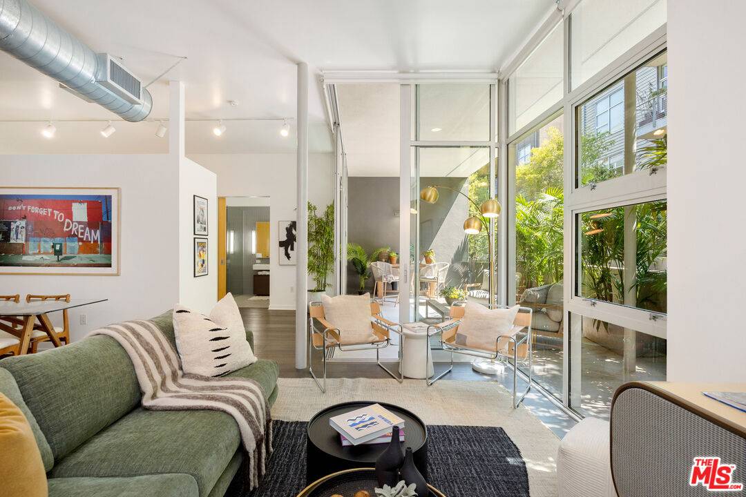 4080 Glencoe Ave 2BR Marina Del Rey La