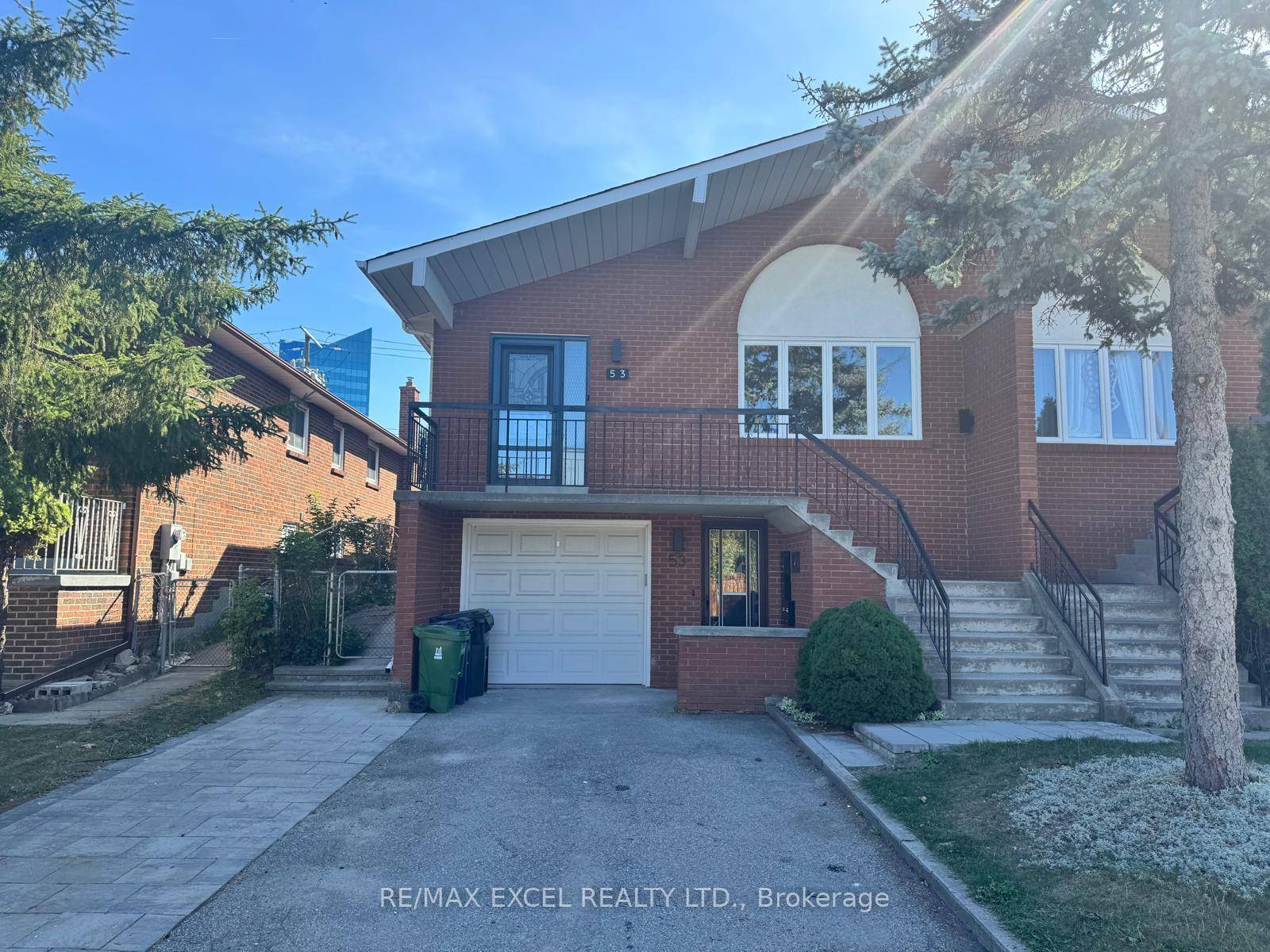 Beautiful Newly Renovated Main and Upper Apartment In The Heart Of Pleasant View, At Prime Victoria Park And Sheppard Location.