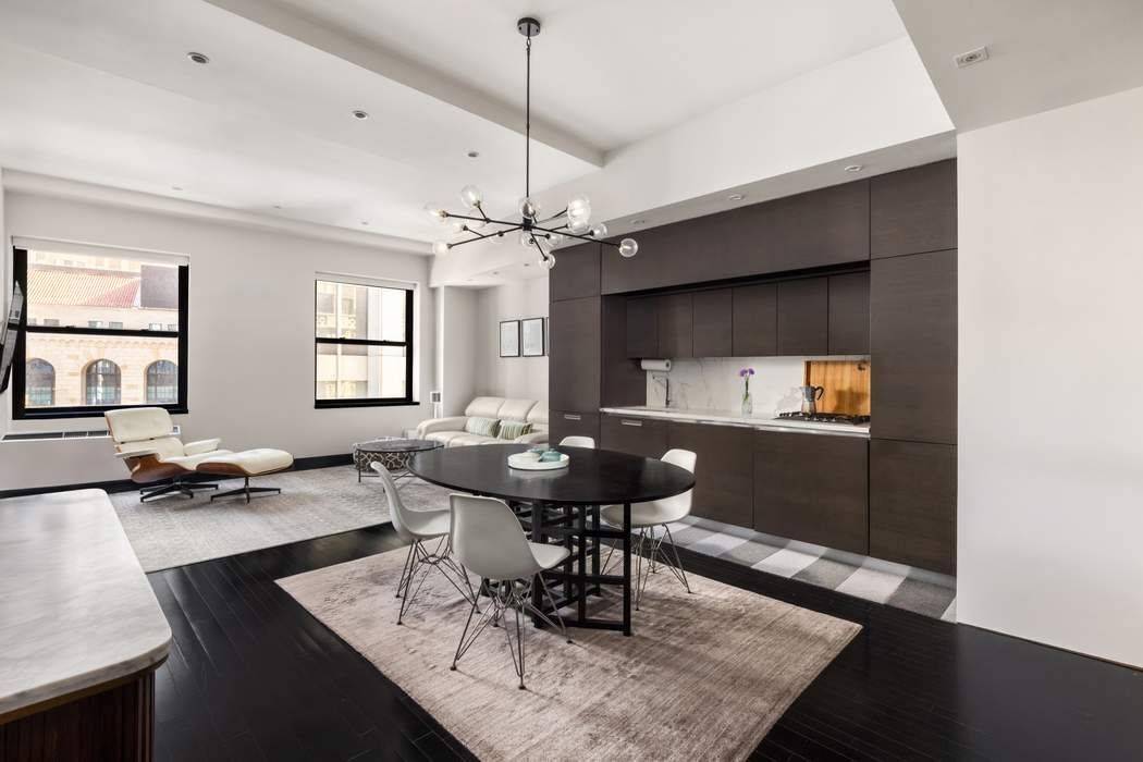 PRISTINE CONDITION SUN FILLED RESIDENCE WITH HIGH CEILINGS UPGRADED 1 BEDROOM DEN 2 FULL BATHS 1, 204 SQ FT Residence 1814 offers a bright, expansive layout with soaring ceilings and ...