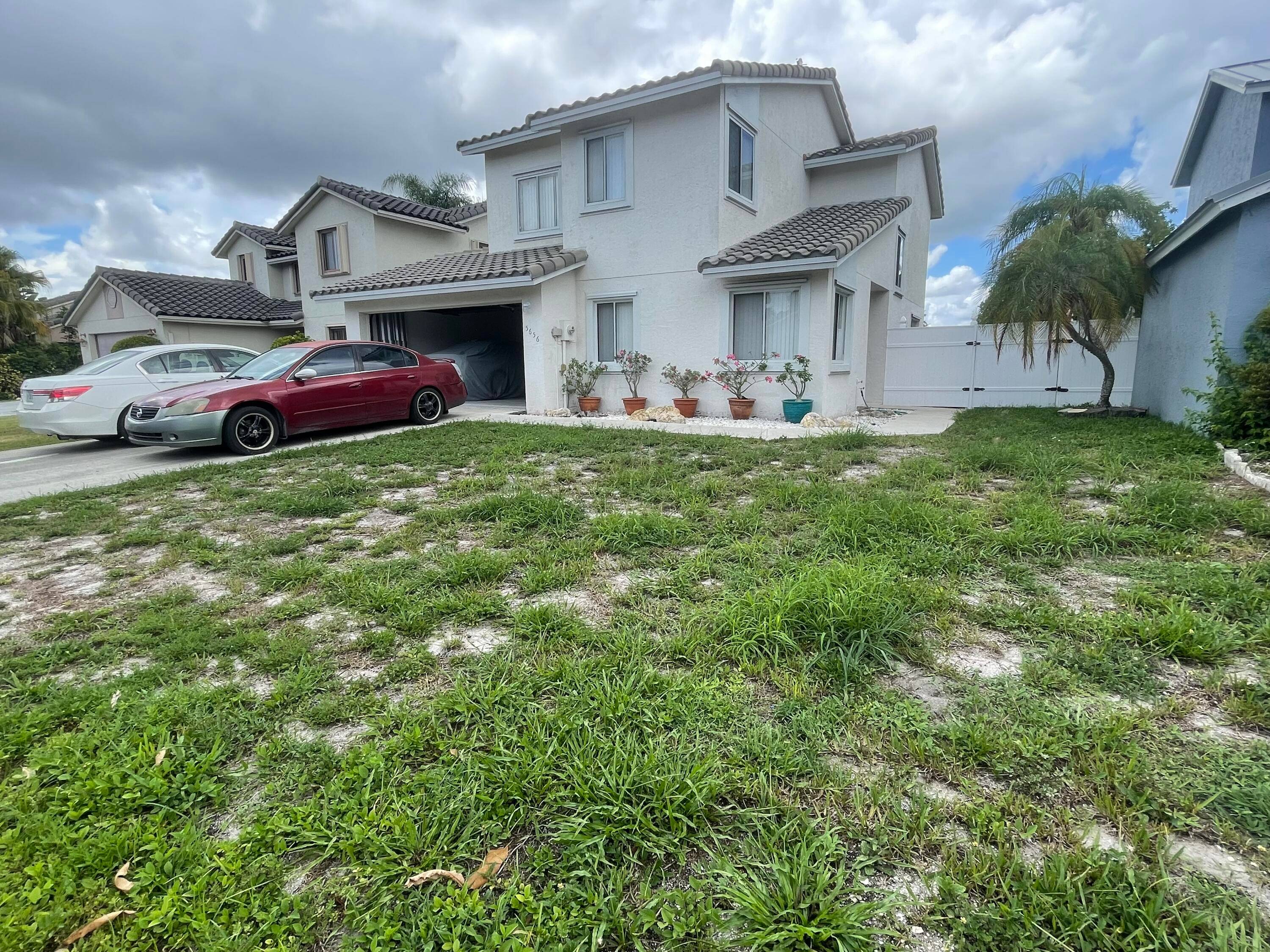 Single family house with huge lot front and back, large bedrooms, extra storage space under staircase, house comes with a shed, backyard big enough for a pool and outdoor kitchen, ...