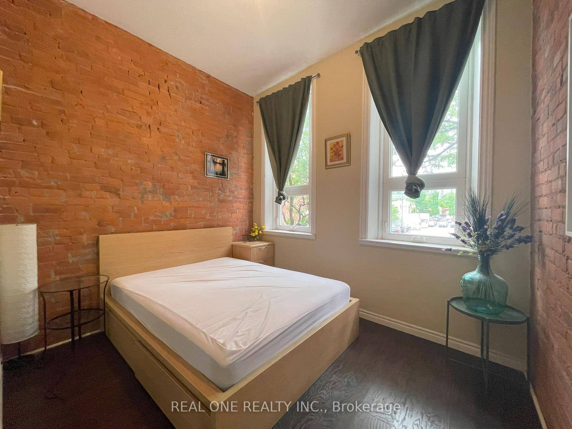 In Suite Laundry ! Central Heating And Central Ac Cooling All Utilities Water, Electricity, Gas, Heating, Cooling Included In The Rent You Control Your Own Heating amp ; Central Ac ...